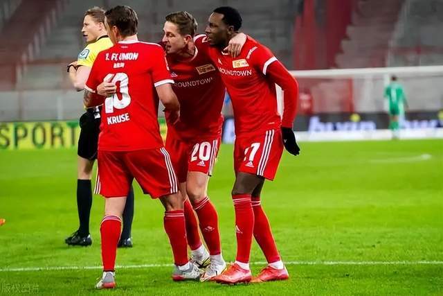 老队友林书豪给崔永熙提建议：训练中要狠一些